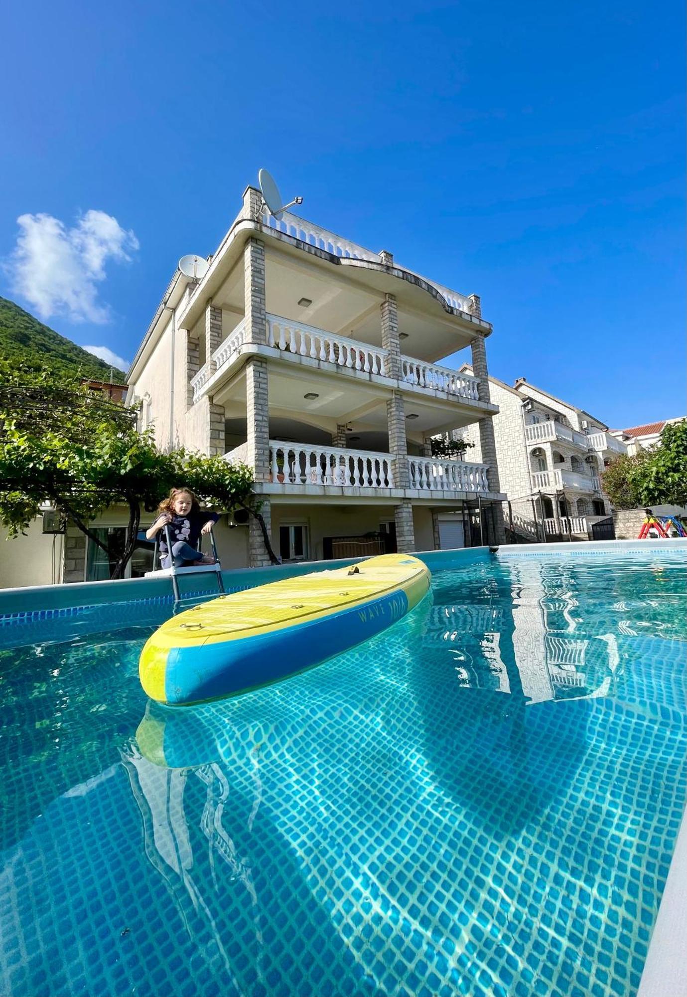 Family House With Pool & Sea View Apart otel Bijela Dış mekan fotoğraf