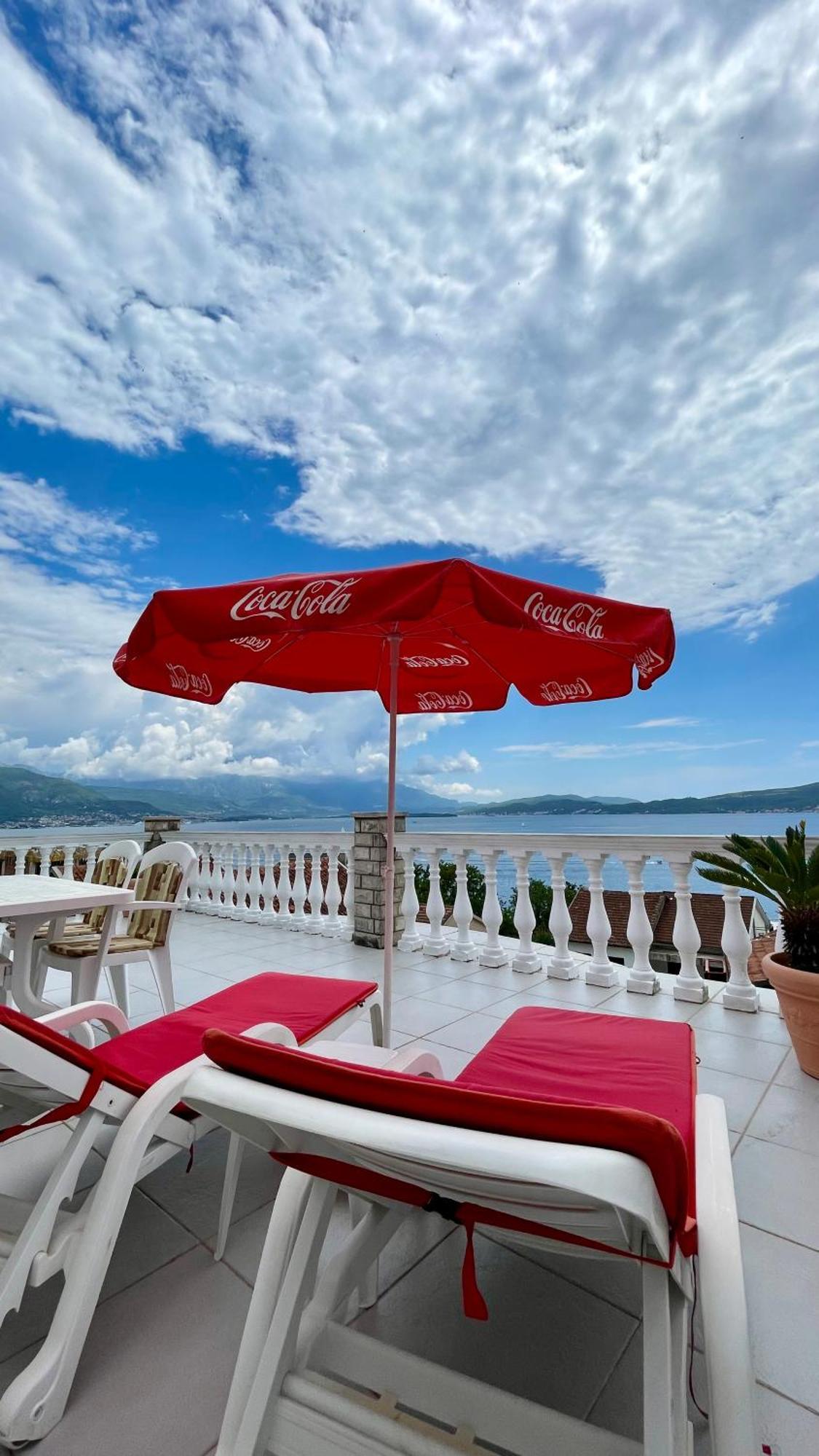 Family House With Pool & Sea View Apart otel Bijela Dış mekan fotoğraf