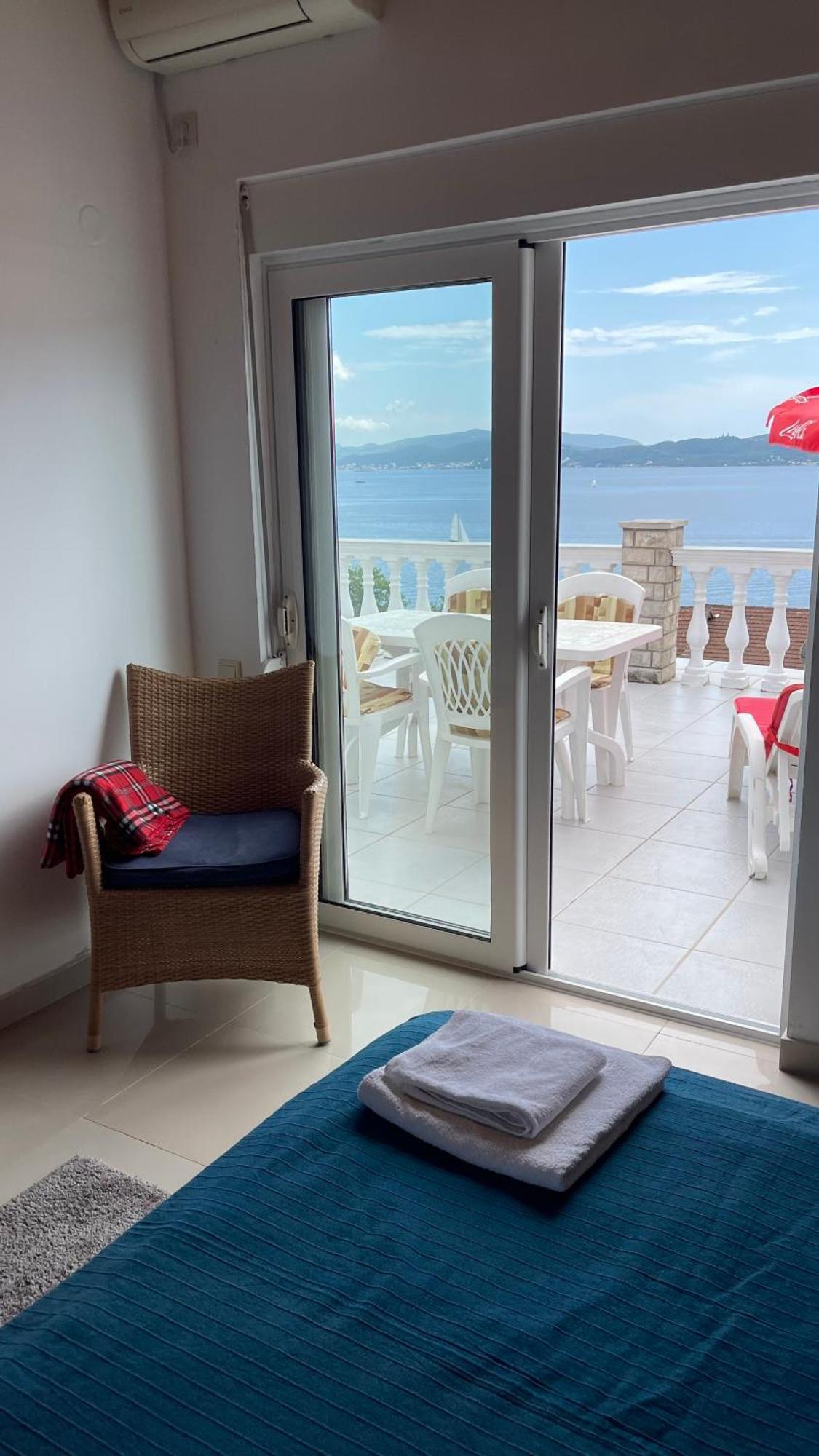 Family House With Pool & Sea View Apart otel Bijela Dış mekan fotoğraf