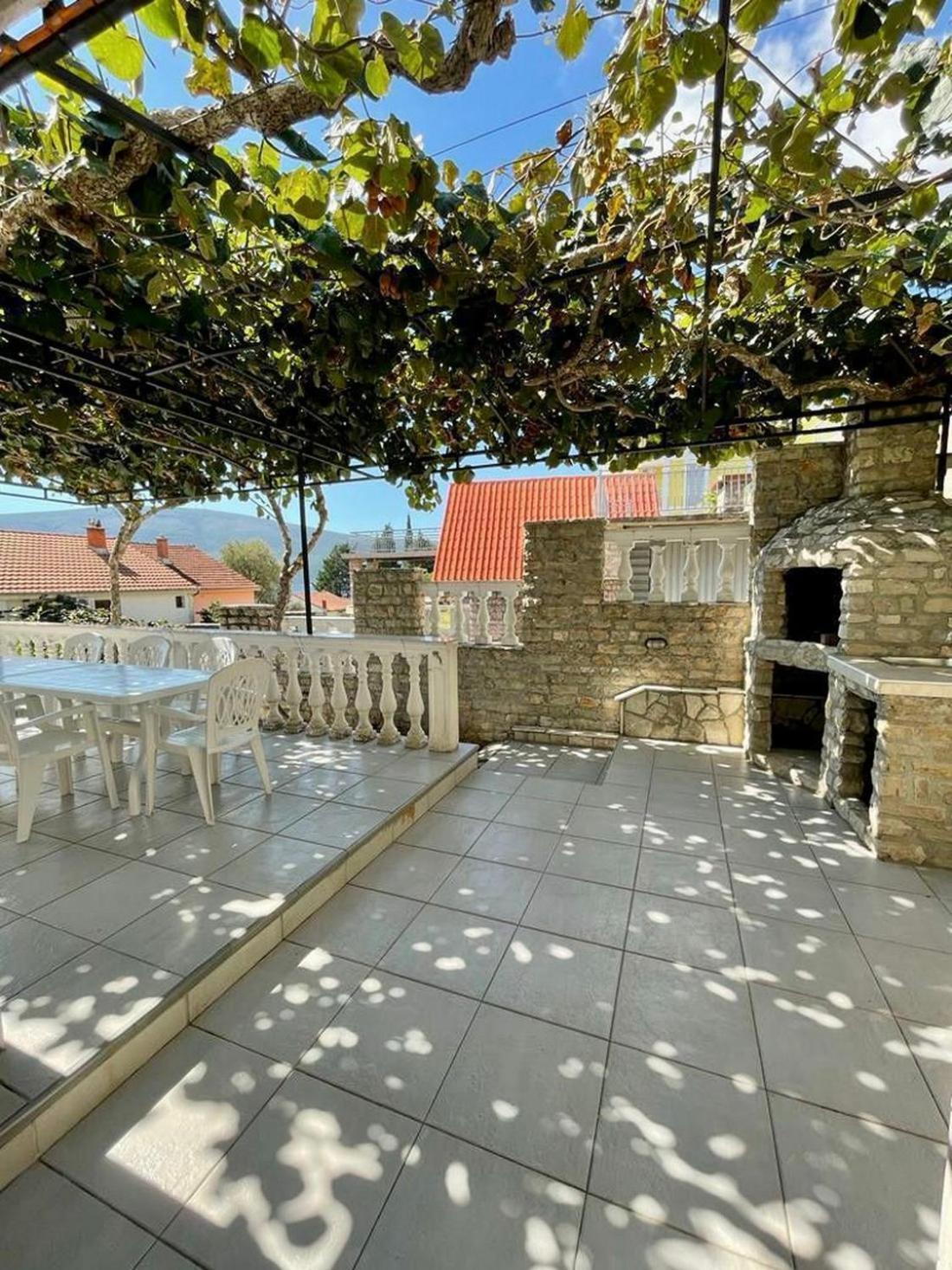 Family House With Pool & Sea View Apart otel Bijela Dış mekan fotoğraf