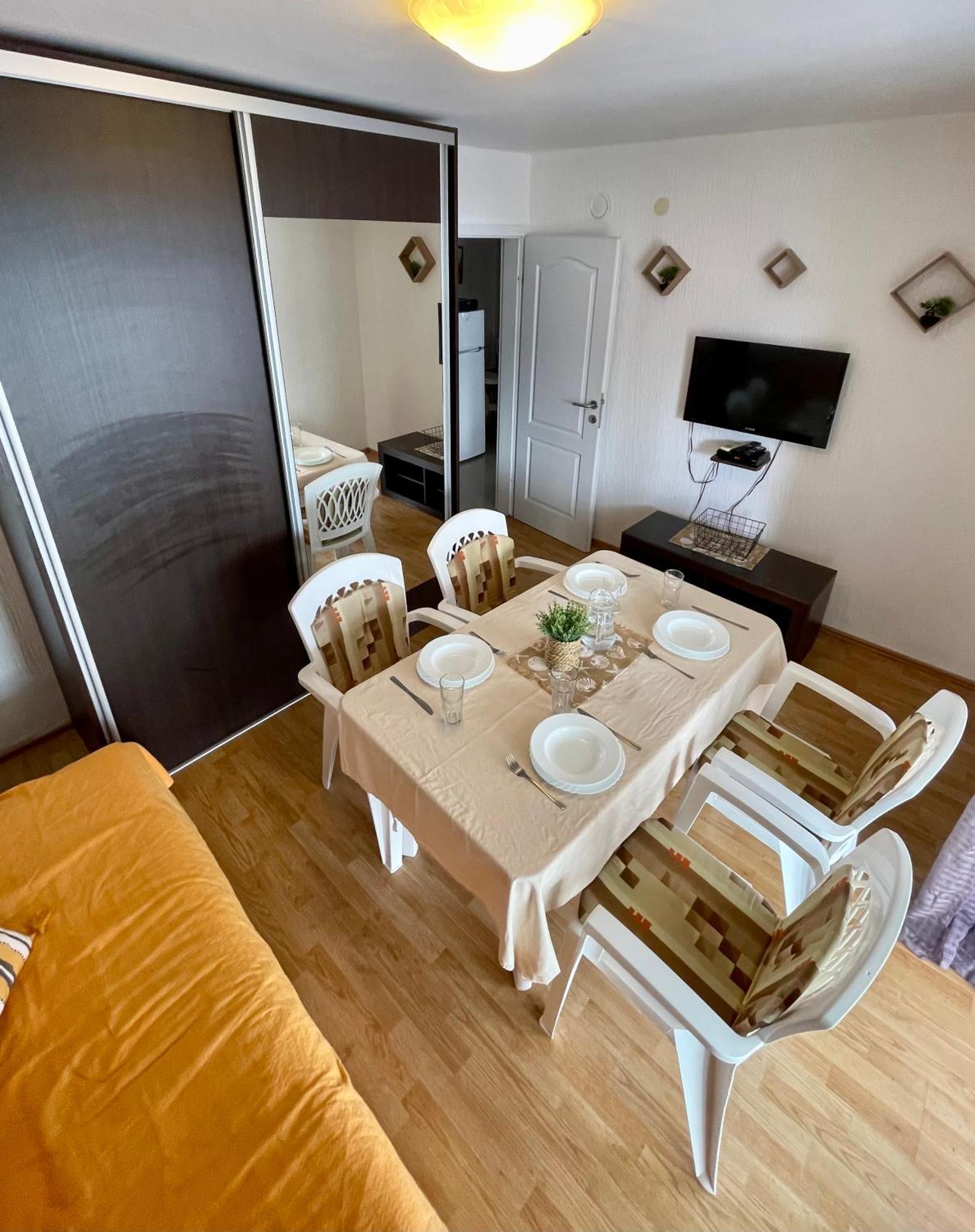 Family House With Pool & Sea View Apart otel Bijela Dış mekan fotoğraf